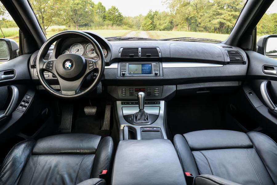 Торпедо BMW X5 4.8is 2004 года  (NA) (фото 43 из 73)